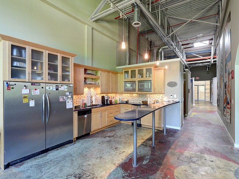 More Photos Of 650 Hamilton Ave SE, Atlanta Unknown For Lease