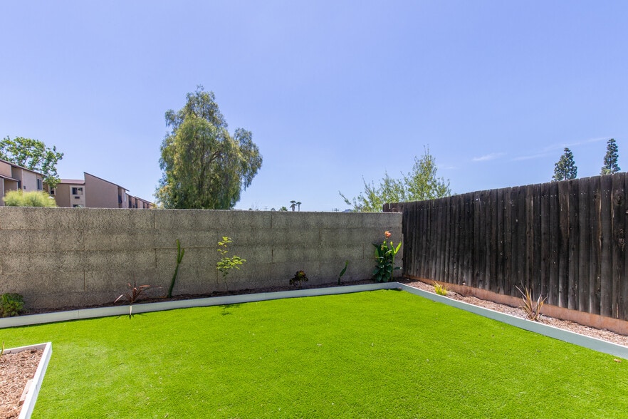 More Photos Of 445-523 Hart Dr, El Cajon Apartments For Sale