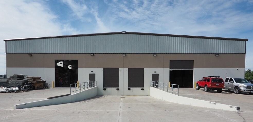 More Photos Of 21110 N Summitry Cir, Katy Warehouse For Lease