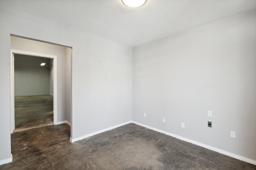 More Photos Of 12455 Branford St, Pacoima Warehouse For Sale