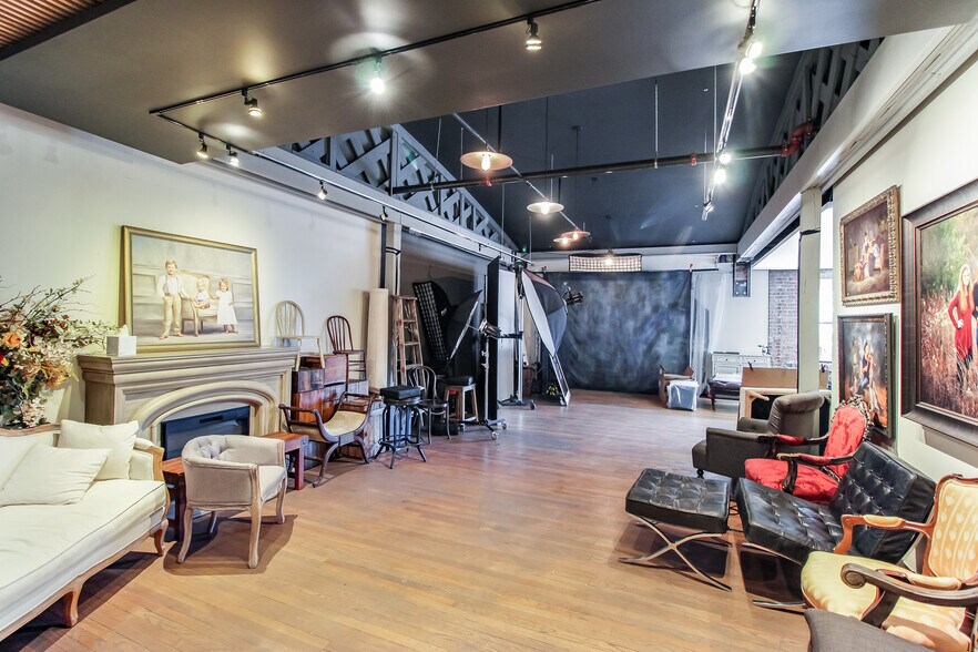 More Photos Of 225 S Knoblock St, Stillwater Storefront For Sale