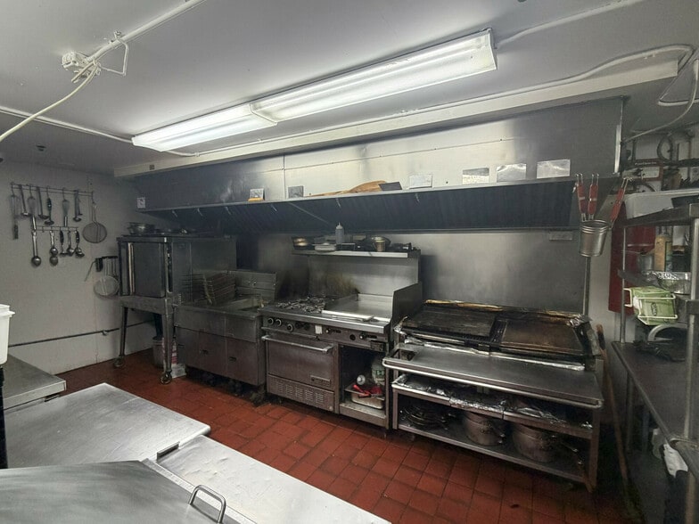 More Photos Of 325 Farnum Pike, Smithfield Restaurant For Sale