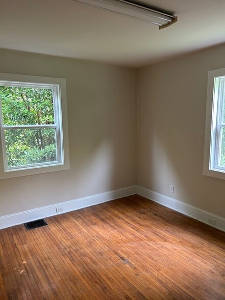 More Photos Of 2820 The Plaza, Charlotte General Retail For Lease