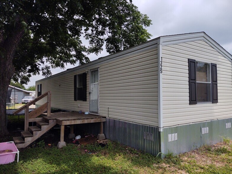 More Photos Of 1321 Harris Hill Rd, San Marcos Manufactured Housing Mobile Home Park For Sale