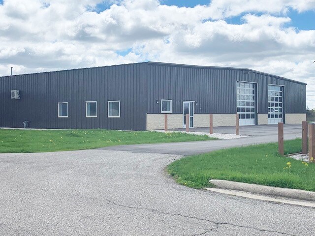 Primary Photo Of 348 River St, Coopersville Showroom For Lease