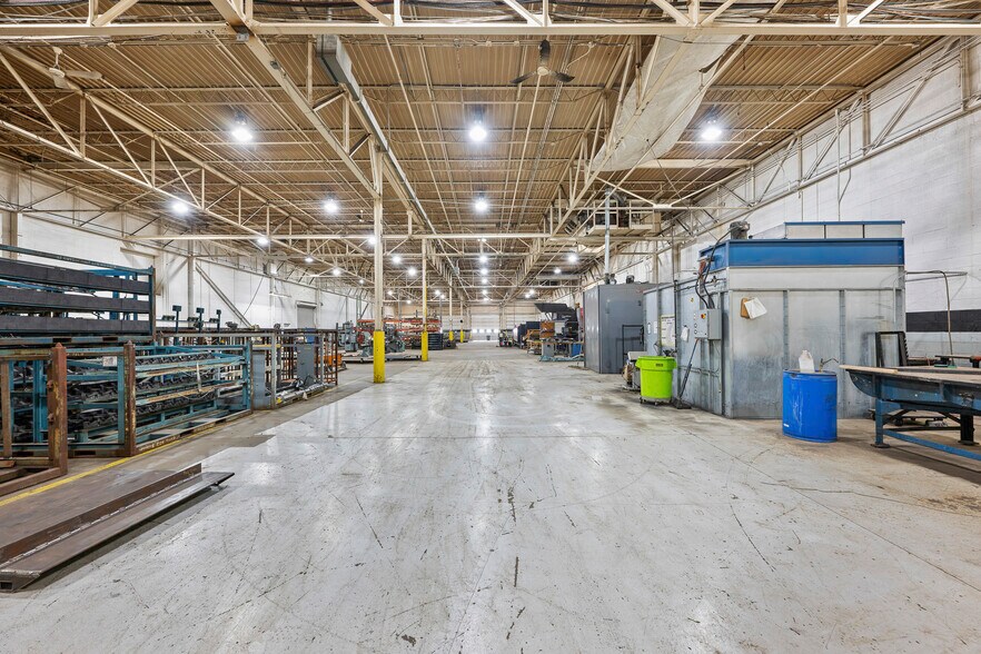 More Photos Of 2727 S Beech Daly Rd, Dearborn Heights Warehouse For Sale