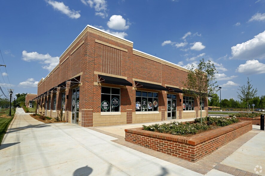 More Photos Of 6828 Matthews Mint Hill Rd, Mint Hill Unknown For Lease