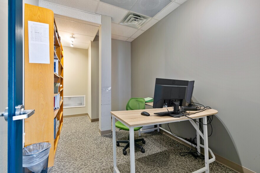 More Photos Of 1506 Staples Mill Rd, Richmond Office For Sale