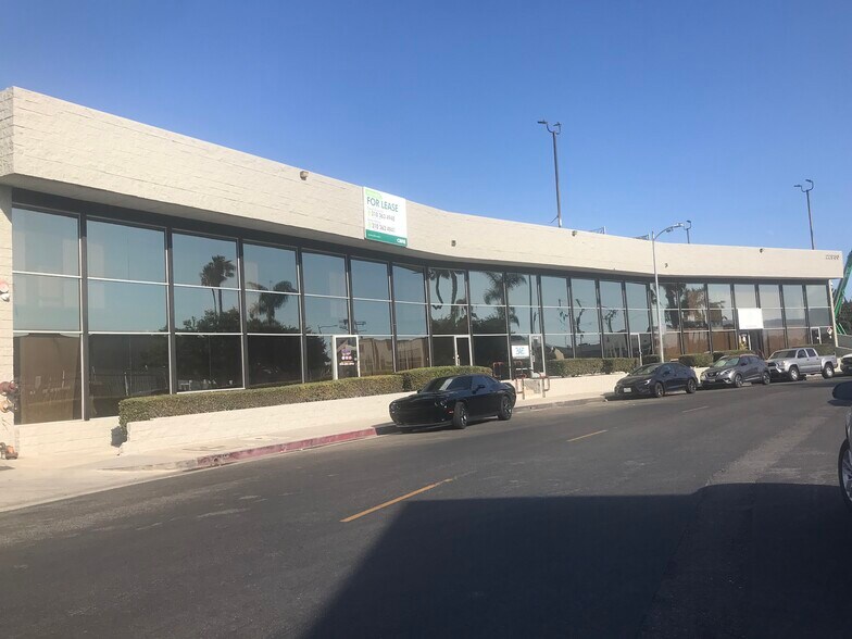 More Photos Of 22932 Lockness Ave, Torrance Warehouse For Lease
