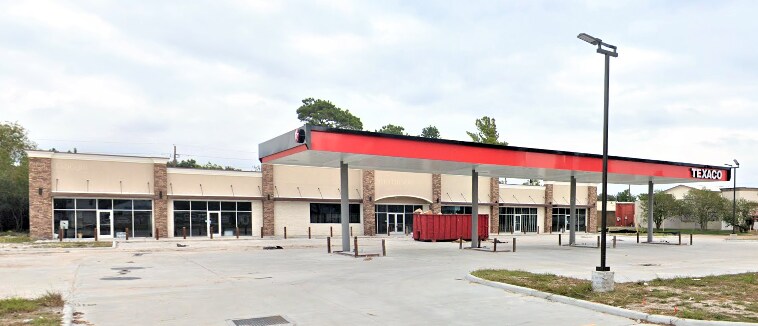 More Photos Of 8300 Antione Dr, Houston Service Station For Lease