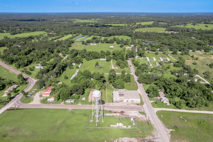 More Photos Of 131 Commerce st, Lovelady General Retail For Sale