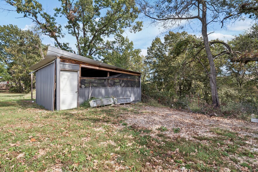 More Photos Of 29301 Hwy 82 Hwy, Park Hill Restaurant For Sale