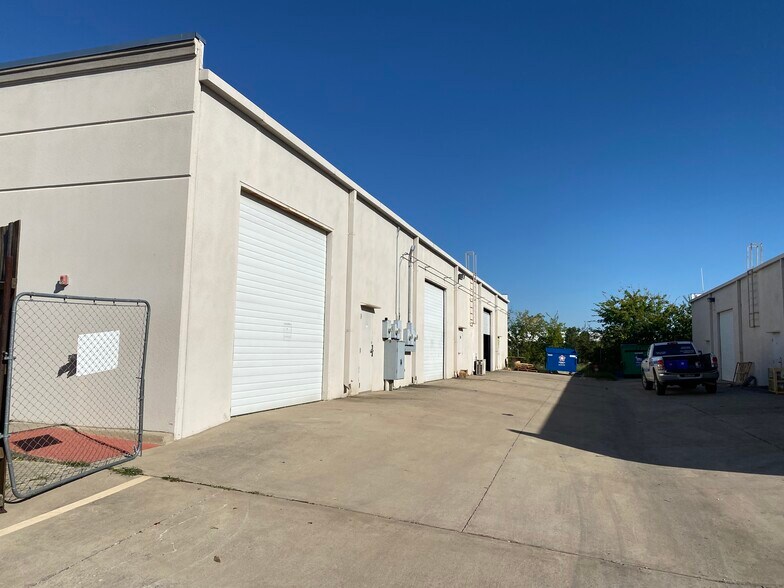 More Photos Of 616 Henrietta Creek Rd, Roanoke Light Distribution For Lease