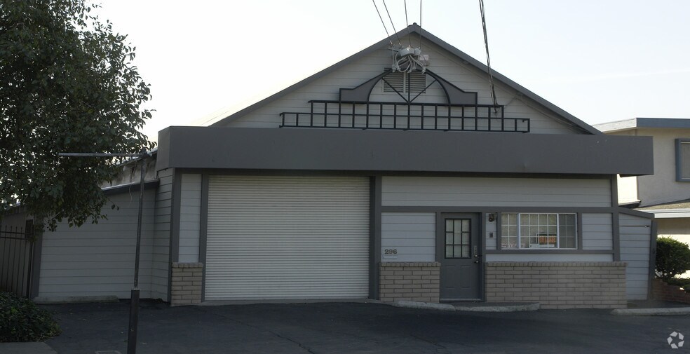 More Photos Of 296 Albion Ave, San Lorenzo Warehouse For Sale