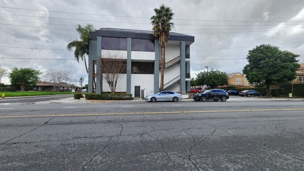 More Photos Of 4505 Allstate Dr, Riverside Office Residential For Sale