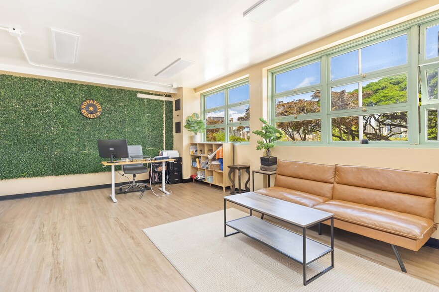 More Photos Of 567 Kapahulu Ave, Honolulu Restaurant For Sale