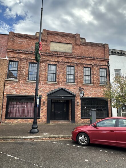 Primary Photo Of 109 Gillespie St, Fayetteville Loft Creative Space For Sale