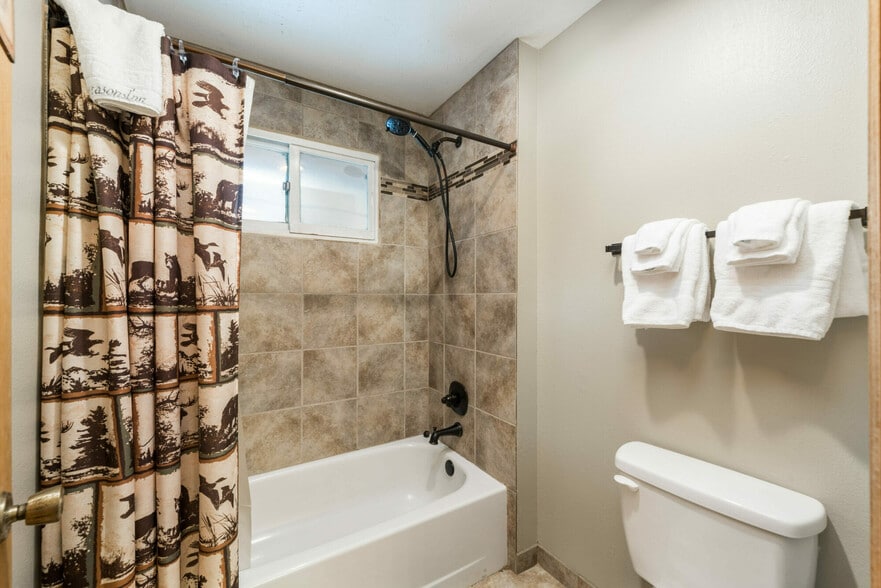 More Photos Of 1130 W Elkhorn Ave, Estes Park Hotel For Sale