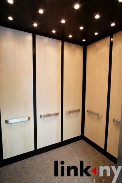 More Photos Of 545-547 Saw Mill River Rd, Ardsley Medical For Lease