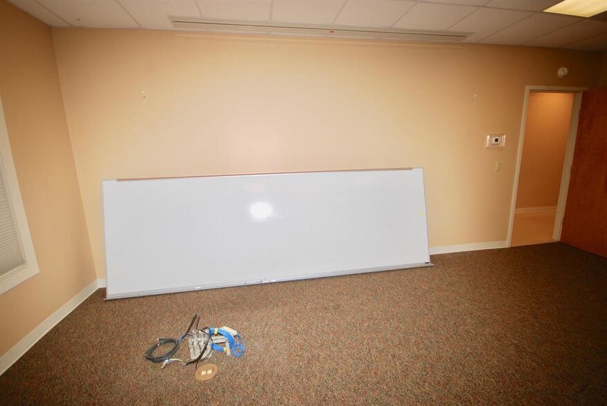 More Photos Of 3031 Highway 45 Byp, Jackson Office For Lease