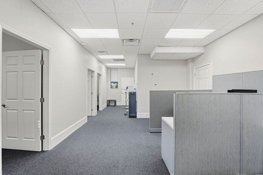 More Photos Of 1600 River Park Blvd, Woodstock Medical For Sale