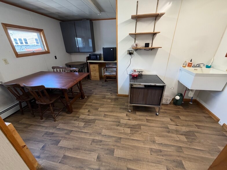 More Photos Of 23 Spring St, Dexter Office For Sale