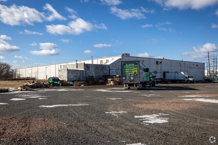 More Photos Of 77 S First St, Elizabeth Warehouse For Lease