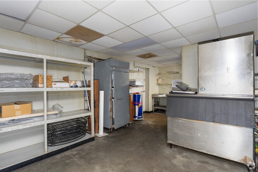 More Photos Of 5 Lane St, Yemassee Storefront For Sale