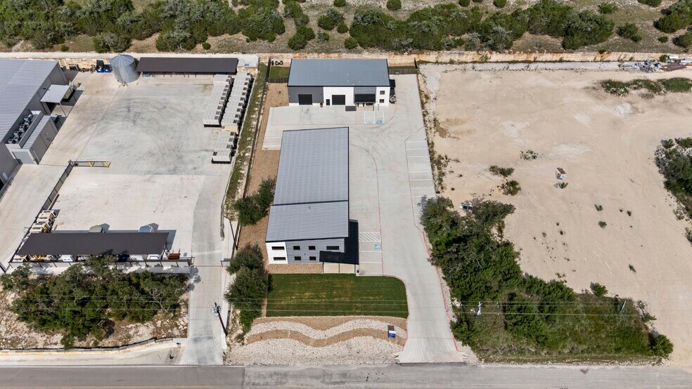 More Photos Of 39 Truss Dr, Boerne Flex For Sale