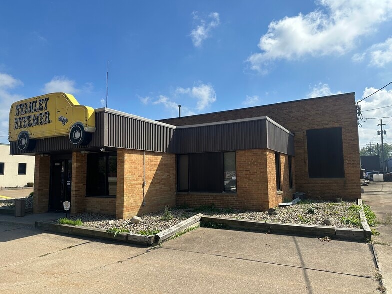 More Photos Of 30030-30040 Lakeland Blvd, Wickliffe Showroom For Lease