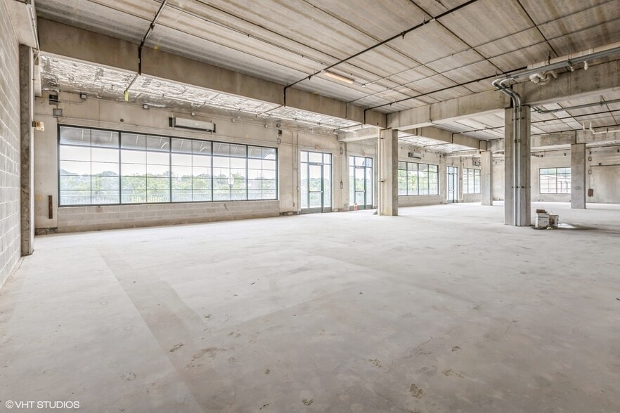 More Photos Of 160 S River St, Aurora Apartments For Lease