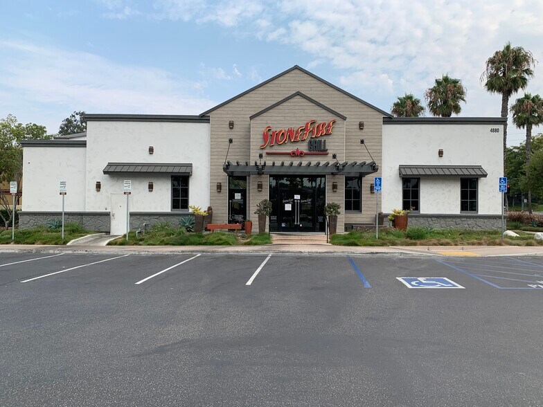 Primary Photo Of 4880 Telephone Rd, Ventura Restaurant For Lease