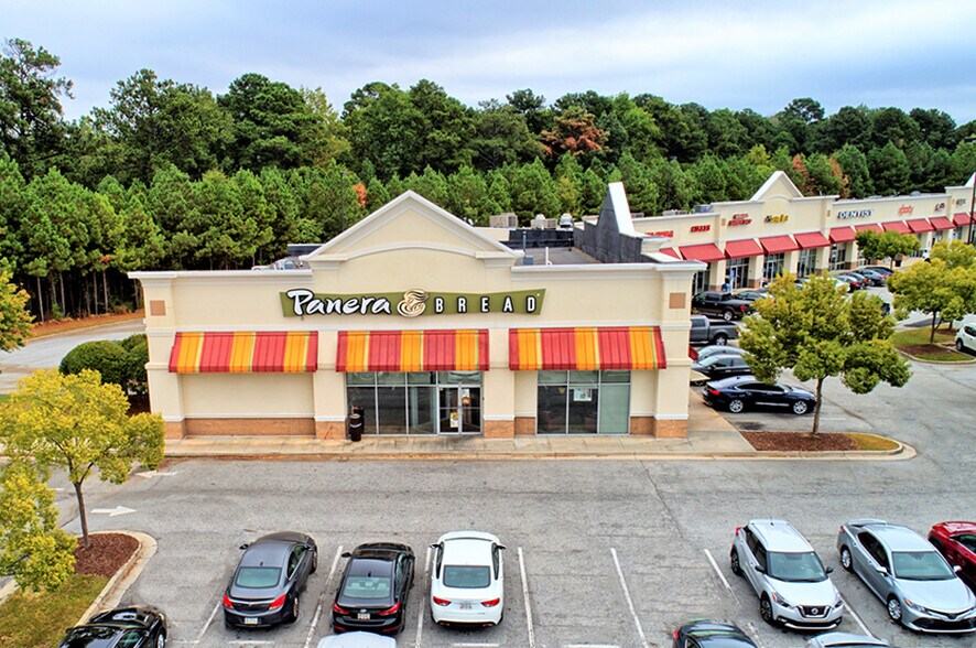 More Photos Of 8200 Mall Pky, Lithonia General Retail For Lease