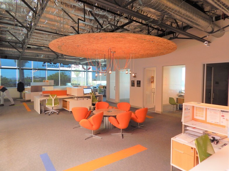 More Photos Of 4863 Shawline St, San Diego Light Distribution For Lease