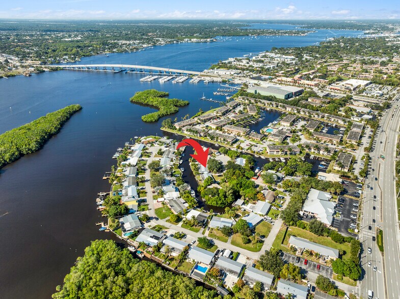 More Photos Of 2456 SW Hideaway Ln, Stuart Apartments For Sale