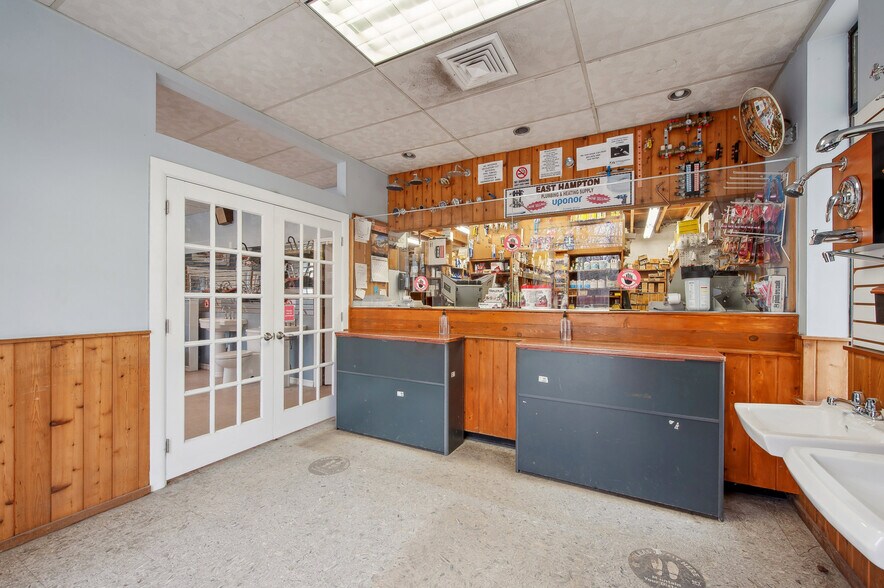 More Photos Of 348 Montauk Hwy, Wainscott Industrial For Sale