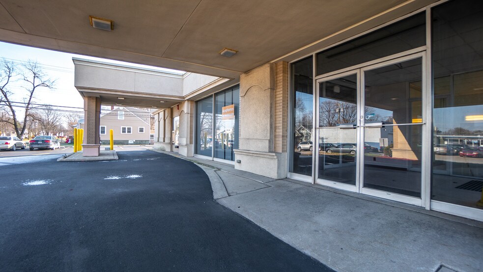 More Photos Of 7007 Calumet Ave, Hammond General Retail For Sale