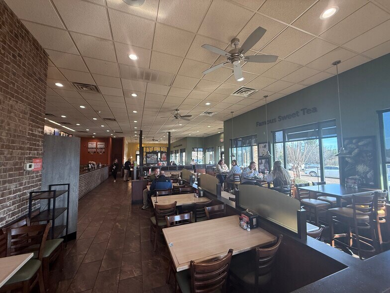 More Photos Of 4909 27th Pl, Meridian Restaurant For Sale