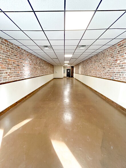 More Photos Of 119 S Ann St, Mobile Freestanding For Lease