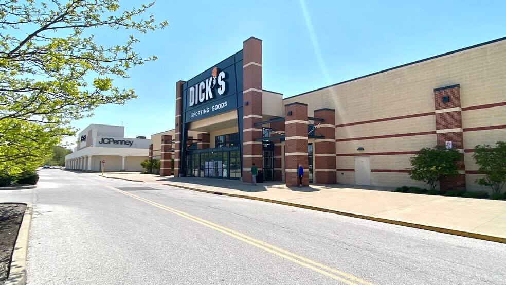 More Photos Of 7715 Mentor Ave, Mentor Freestanding For Sale