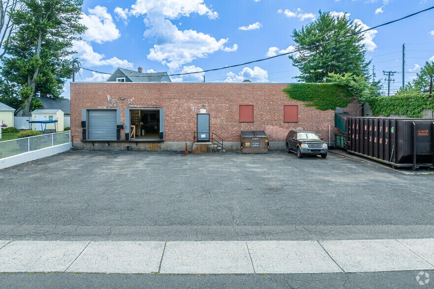 More Photos Of 453 New Park Ave, West Hartford Warehouse For Lease