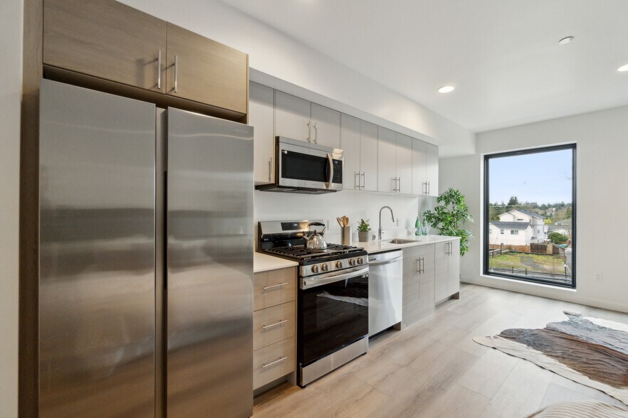 More Photos Of 9736 Greenwood Ave N, Seattle Apartments For Sale