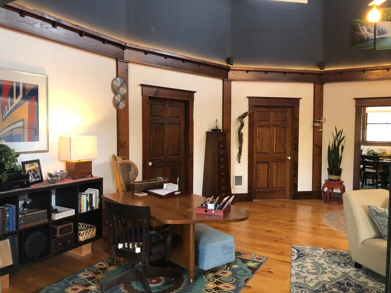 More Photos Of 7809 NE Everett St, Portland Religious Facility For Sale