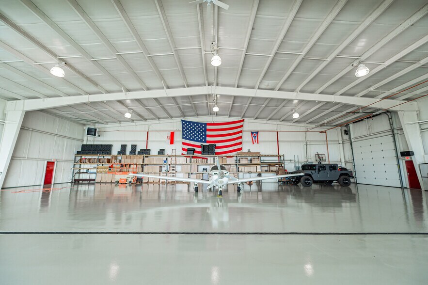 More Photos Of 300 Heath Rd, Heath Airplane Hangar For Sale