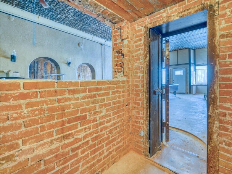 More Photos Of 618-620 Main St, Walsenburg Specialty For Sale