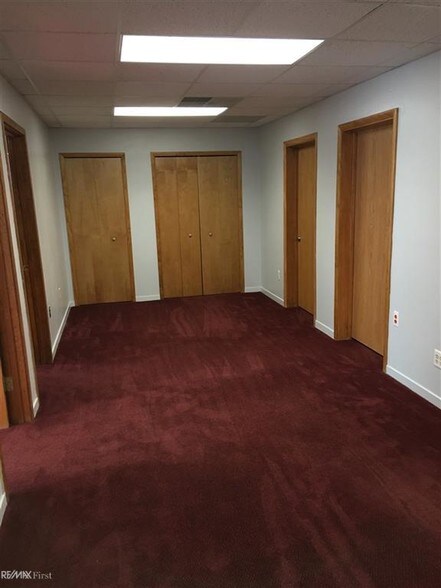 More Photos Of 148 S Main, Mount Clemens Office For Lease