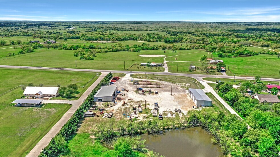 More Photos Of 23350 US Highway 377, Whitesboro Flex For Sale