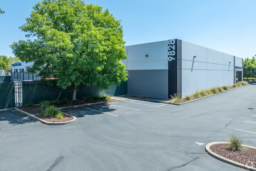 More Photos Of 9828 Business Park Dr, Sacramento Light Distribution For Lease