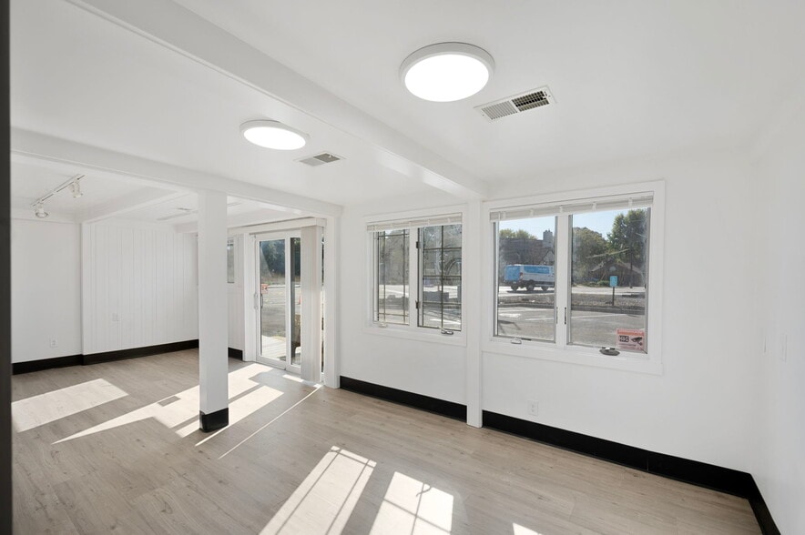 More Photos Of 4740 N 42nd Ave, Golden Valley Freestanding For Lease