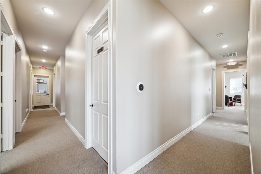 More Photos Of 435 Mason Park Blvd, Katy Loft Creative Space For Sale